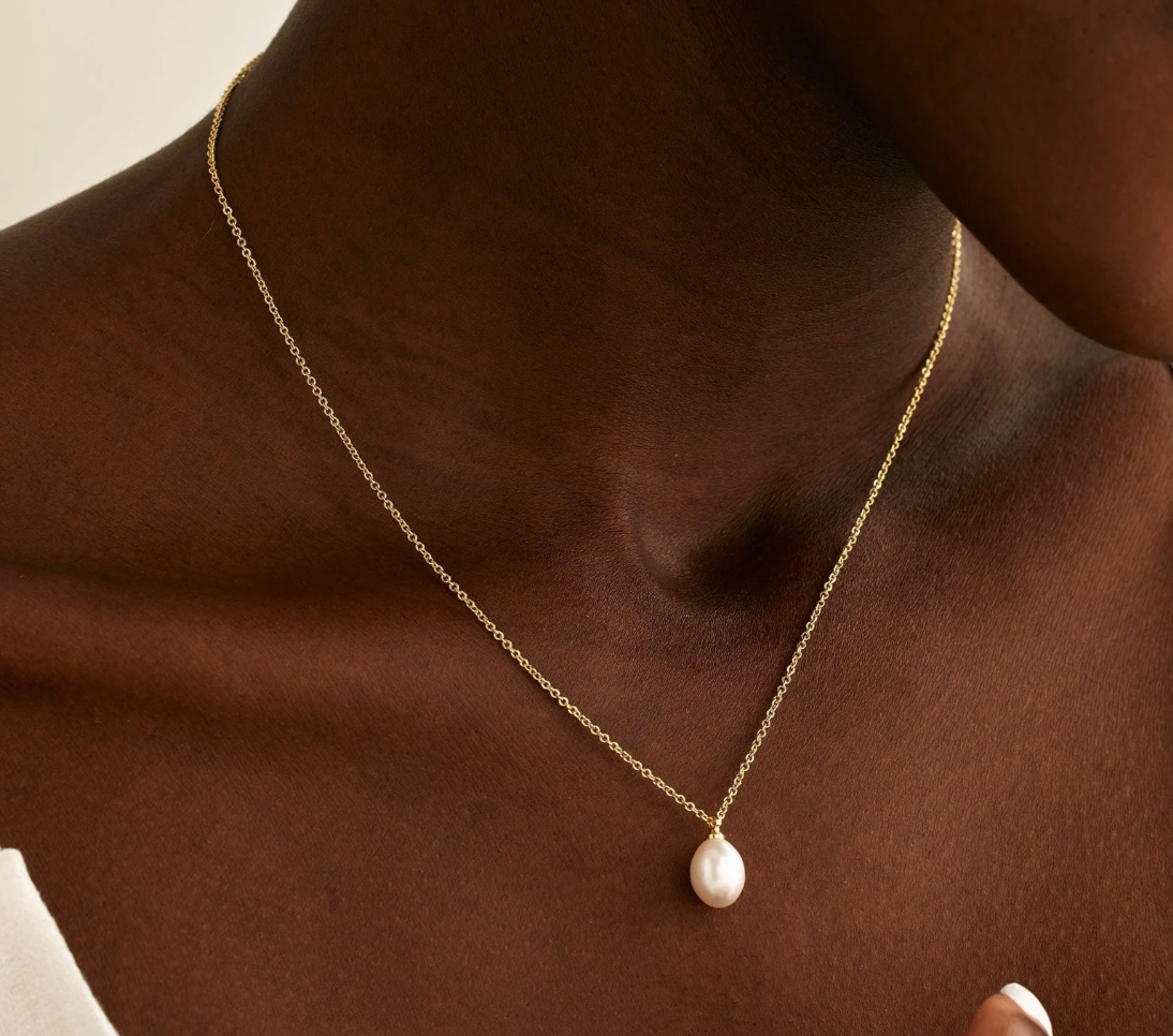 Gold necklace with real pearl pendant